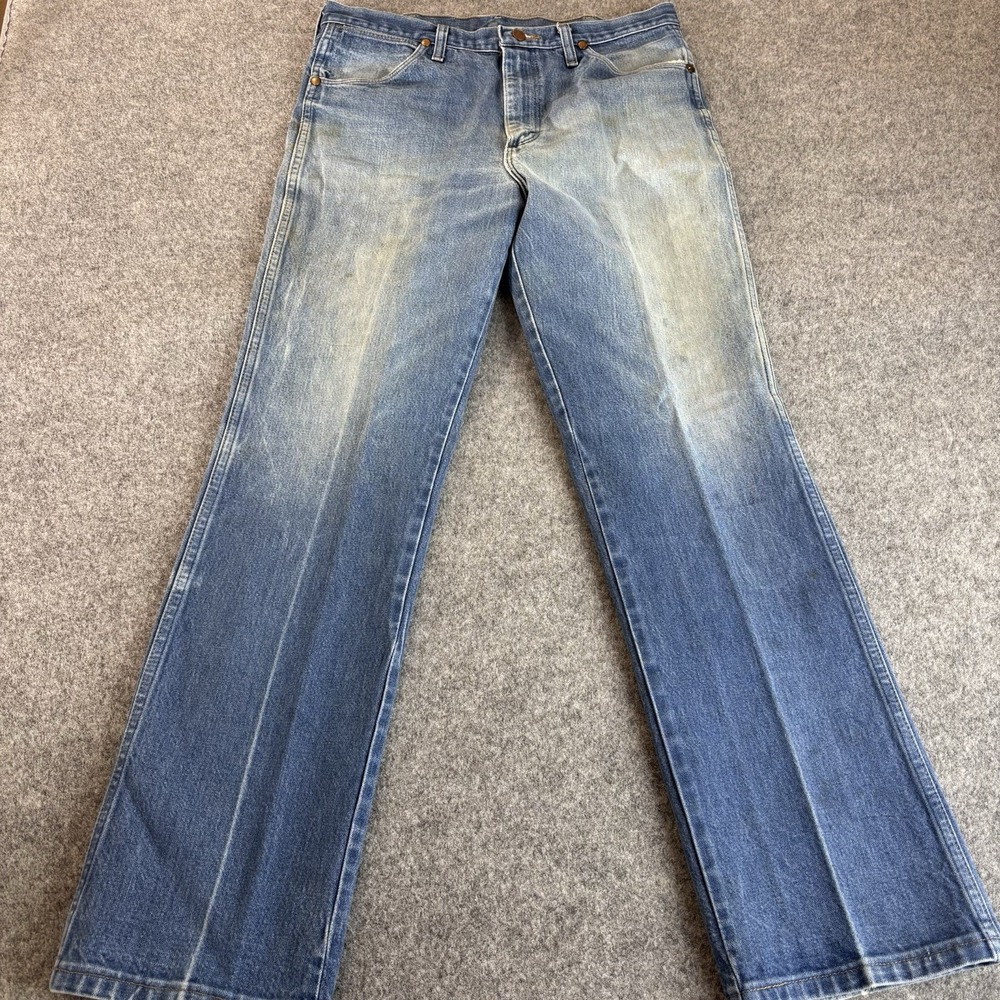 Wrangler Jeans Mens 36x32 (Fits 33x31) Faded Straight Leg Medium Wash Denim Y2K